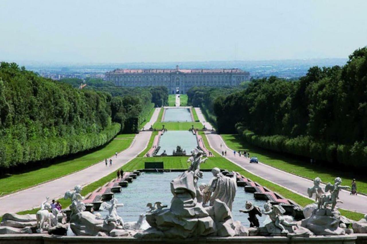 L'Approdo Del Re Appartement Caserta Buitenkant foto